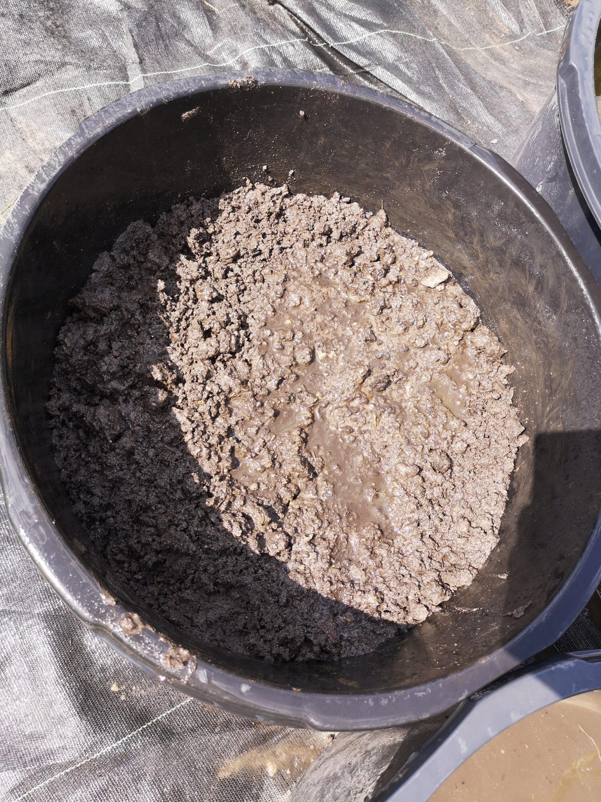 Ziemia przygotowana do uprawy lotosu